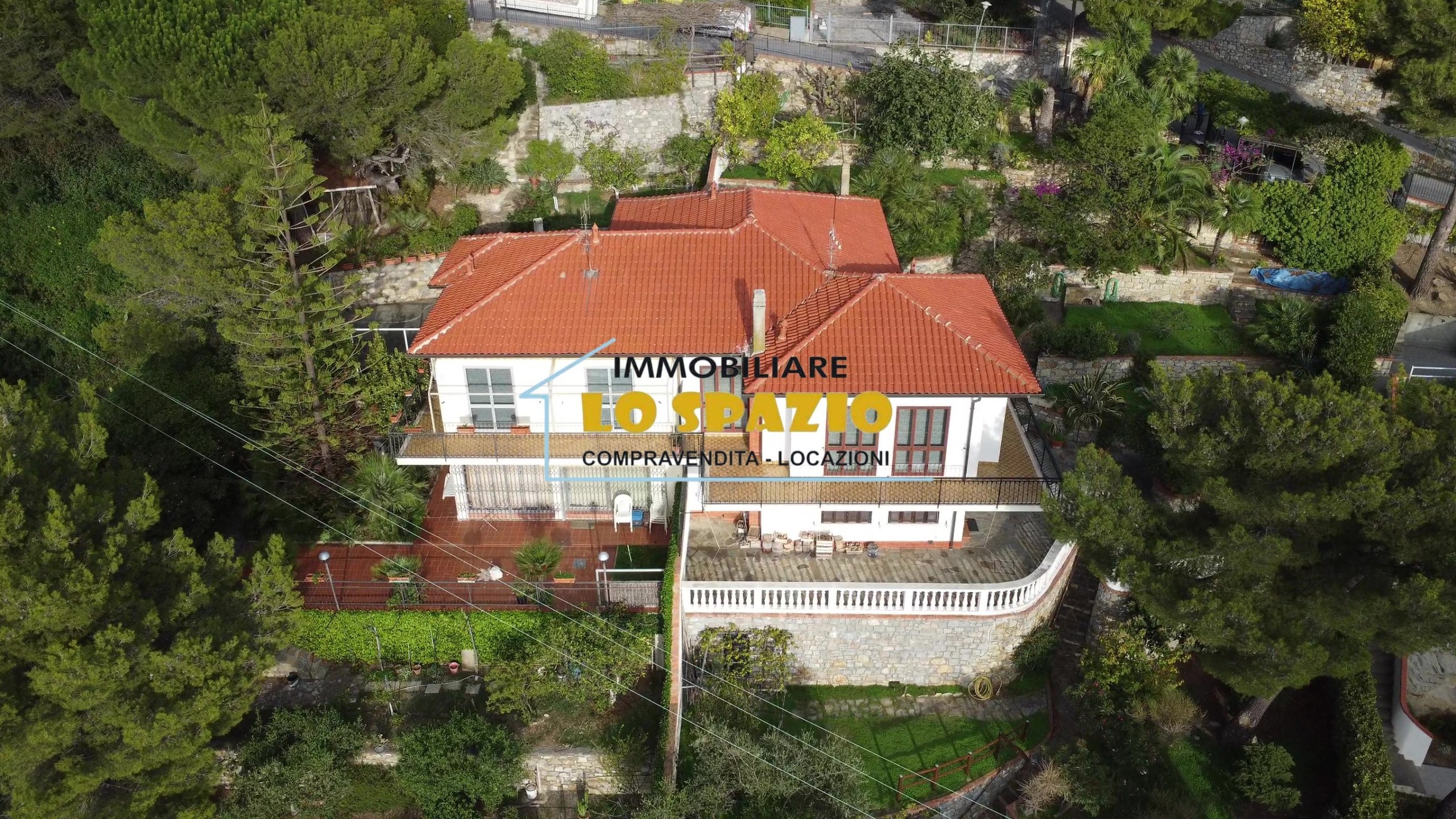 Villa con giardino in via soprana 21, Andora