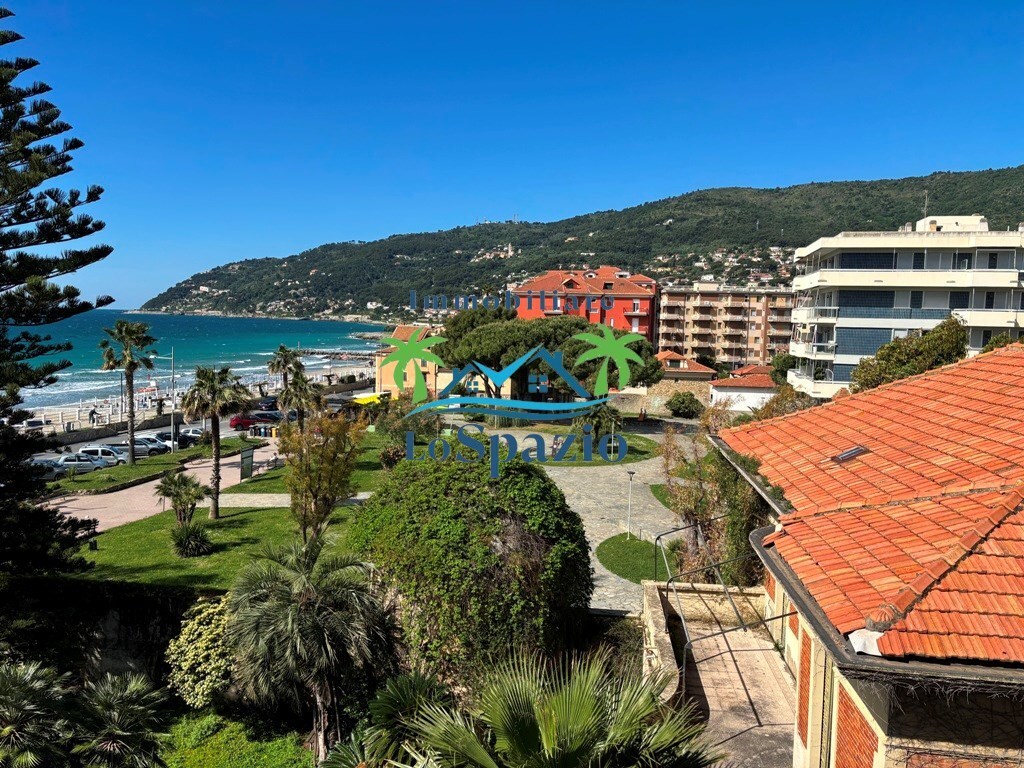Trilocale vista mare in via aurelia 118, Andora