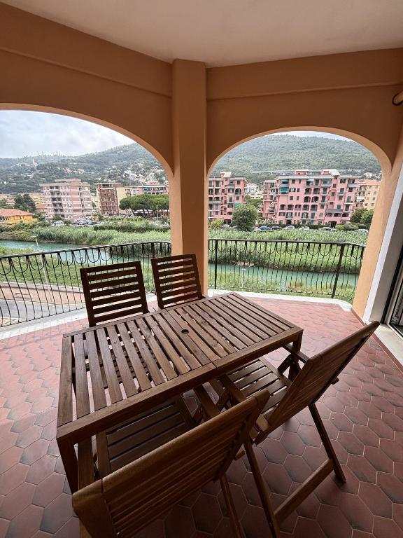 Trilocale con terrazzo in via clavesana 68, Andora