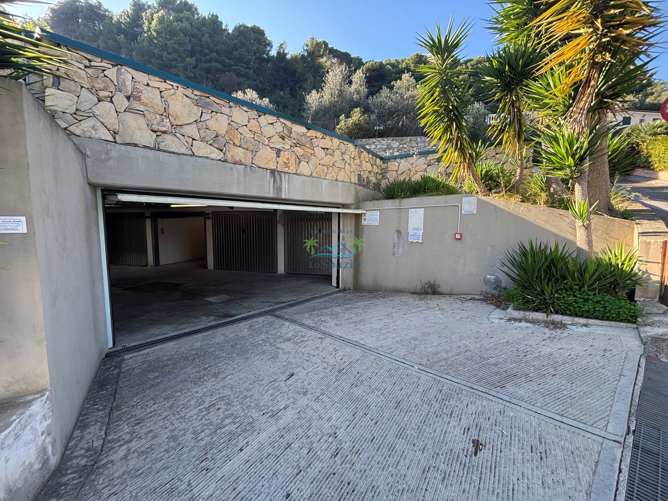 Box/Garage 22mq con box in via punta tacuara 220, Laigueglia