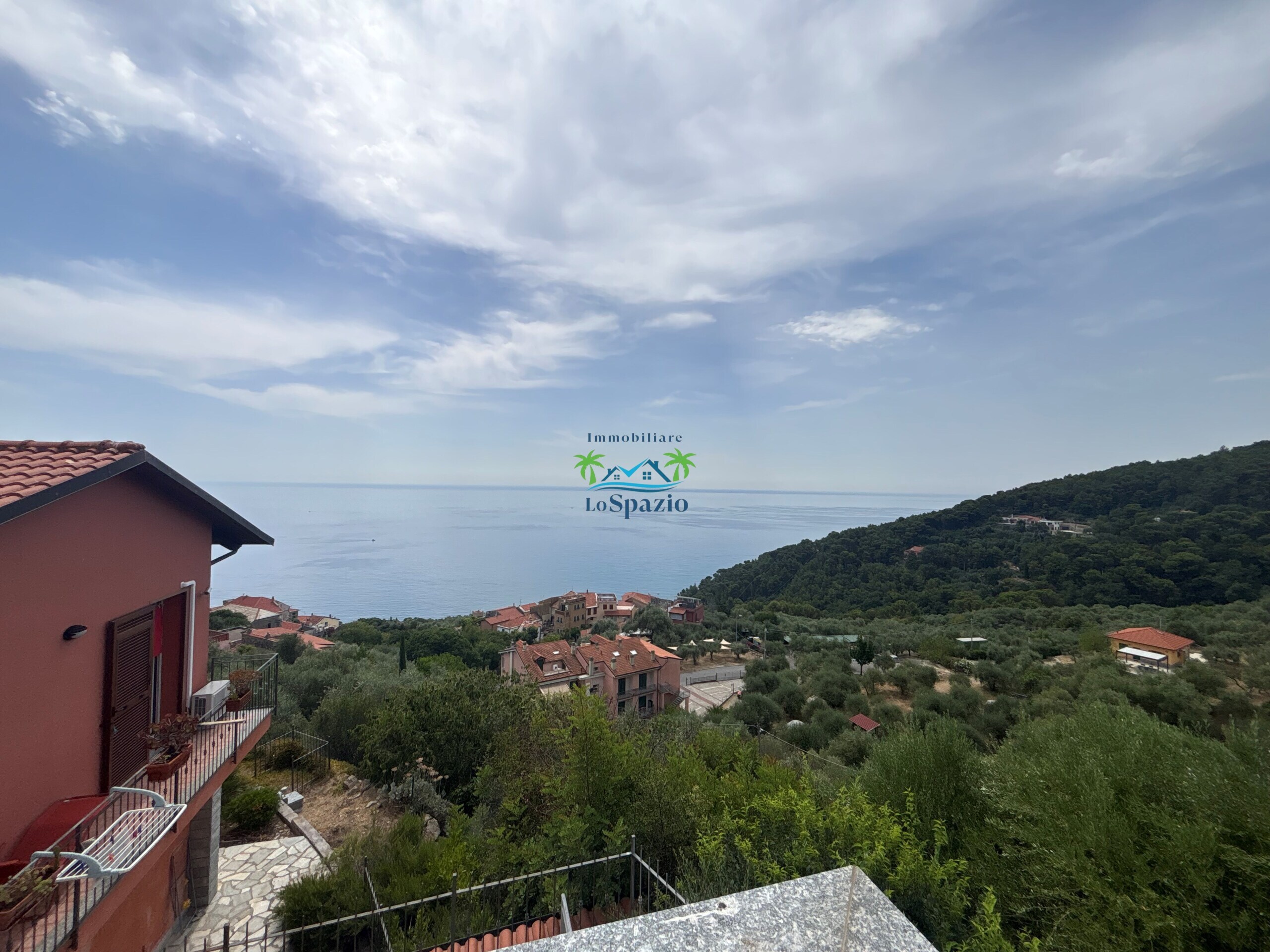 Trilocale vista mare in strada della colla 56, Andora