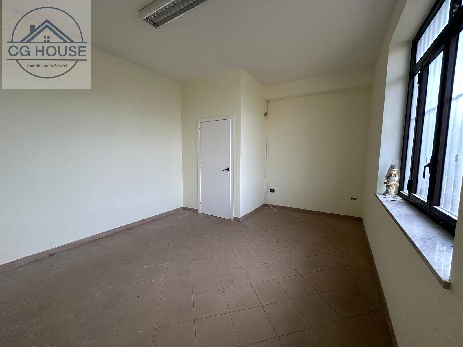 Locale commerciale in vendita a Cicciano