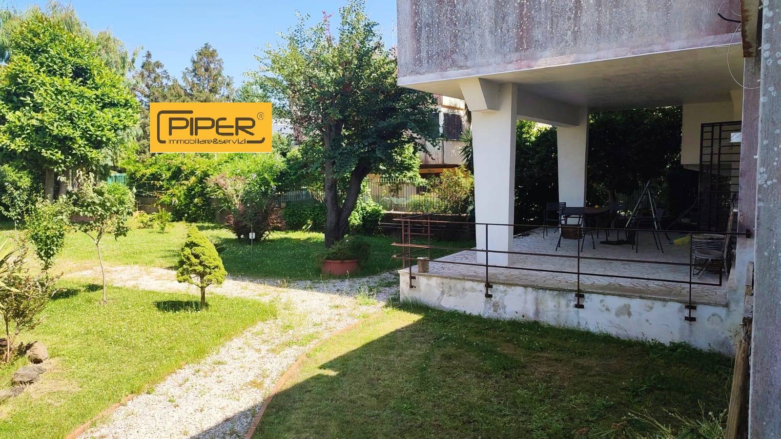 Villa Indipendente in vendita a Pozzuoli, Monterusciello