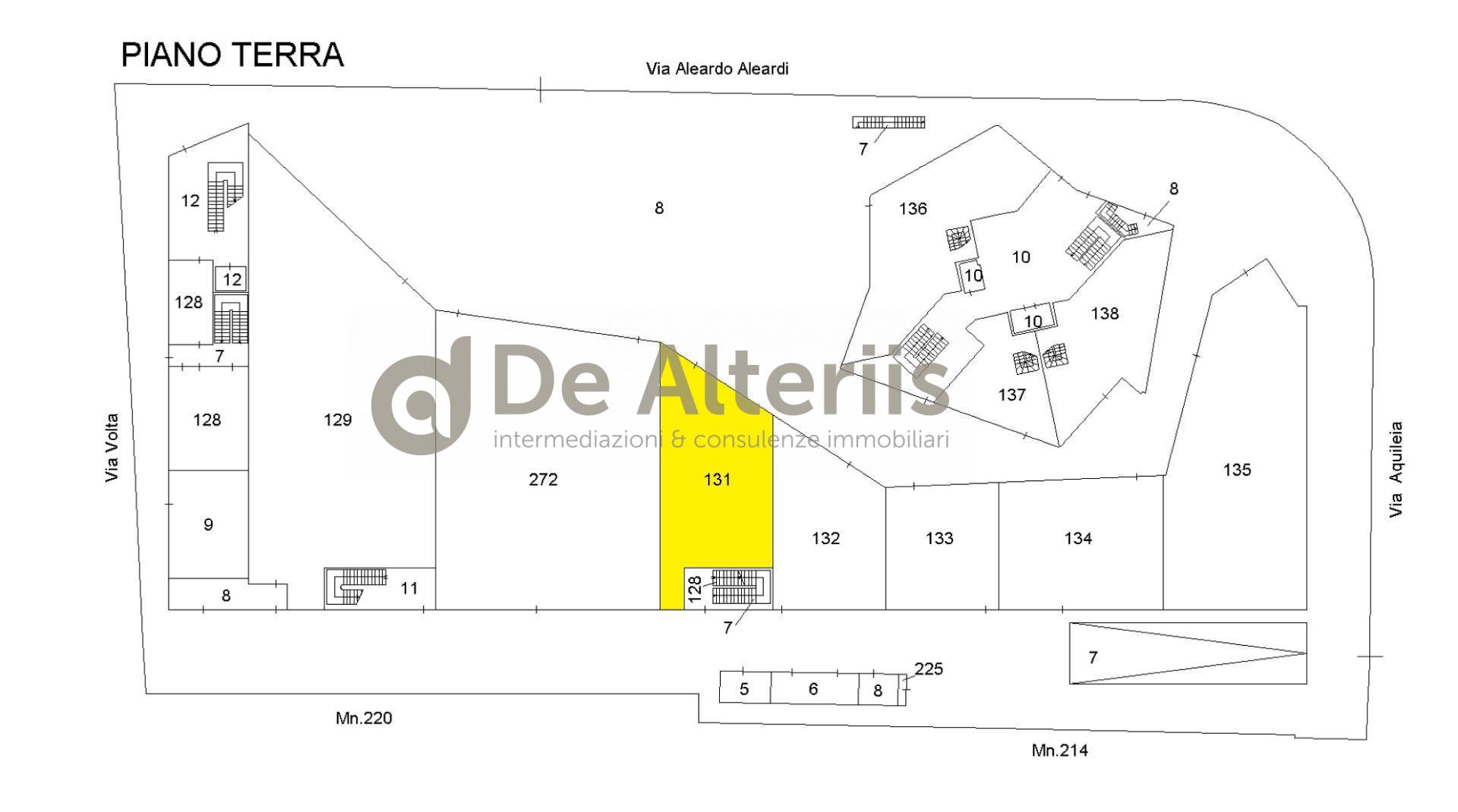 Locale commerciale in vendita a Jesolo, Piazza Mazzini