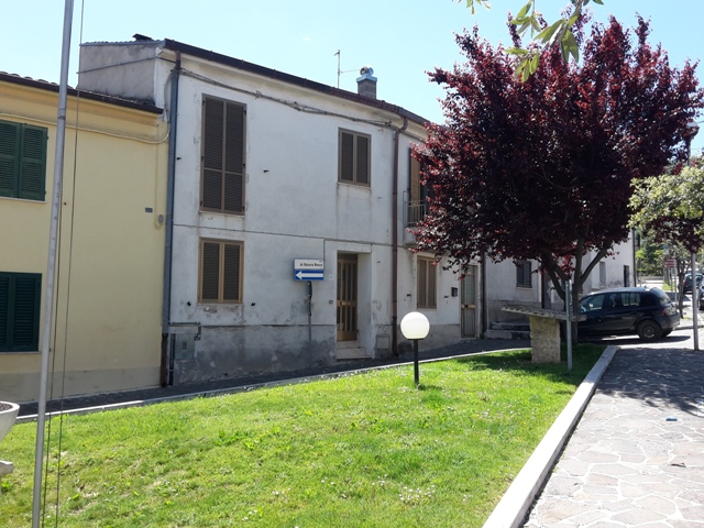 Porzione di casa singola in vendita a Serramonacesca