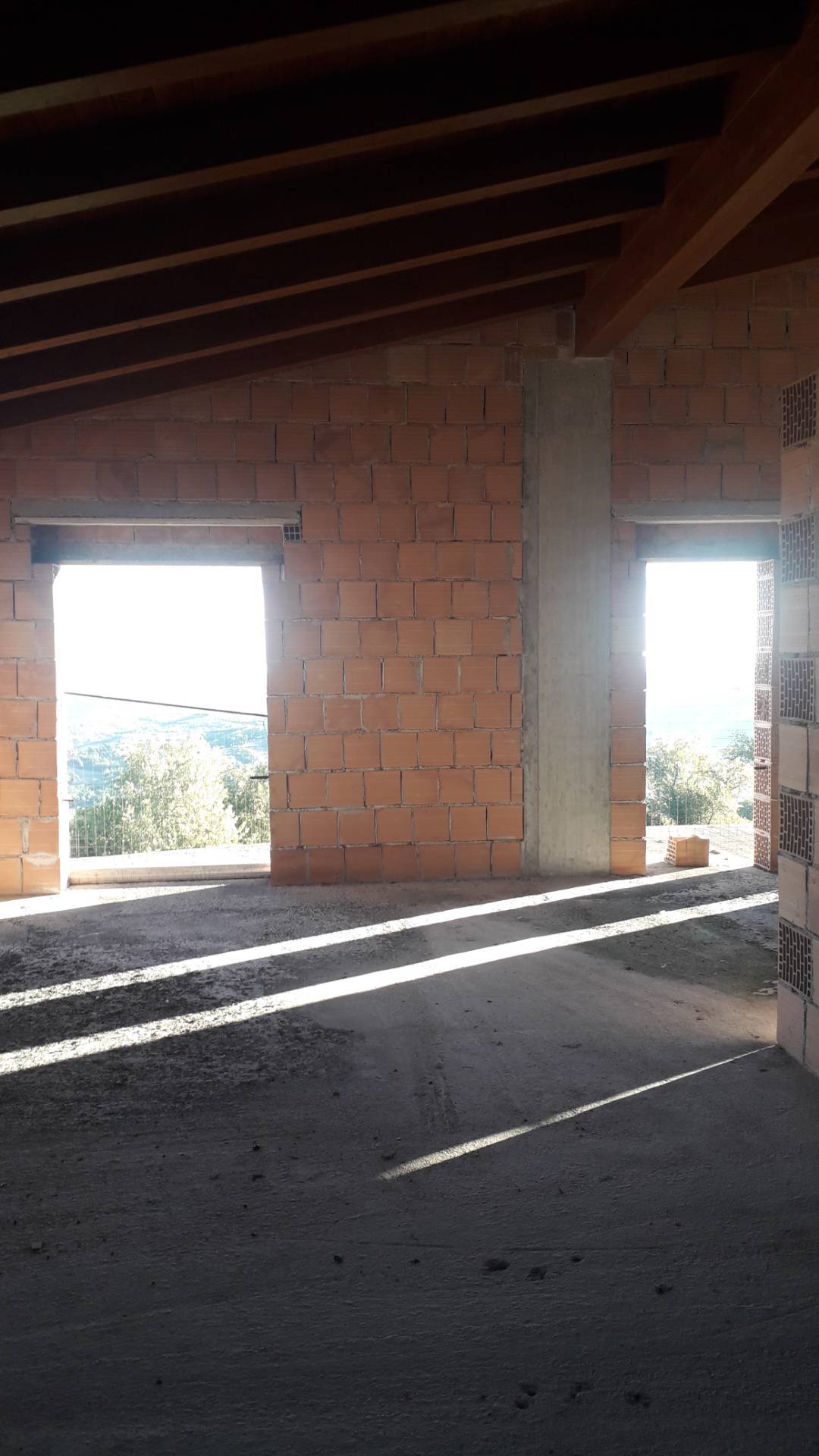 Intero fabbricato da ultimare in vendita a Roccamontepiano