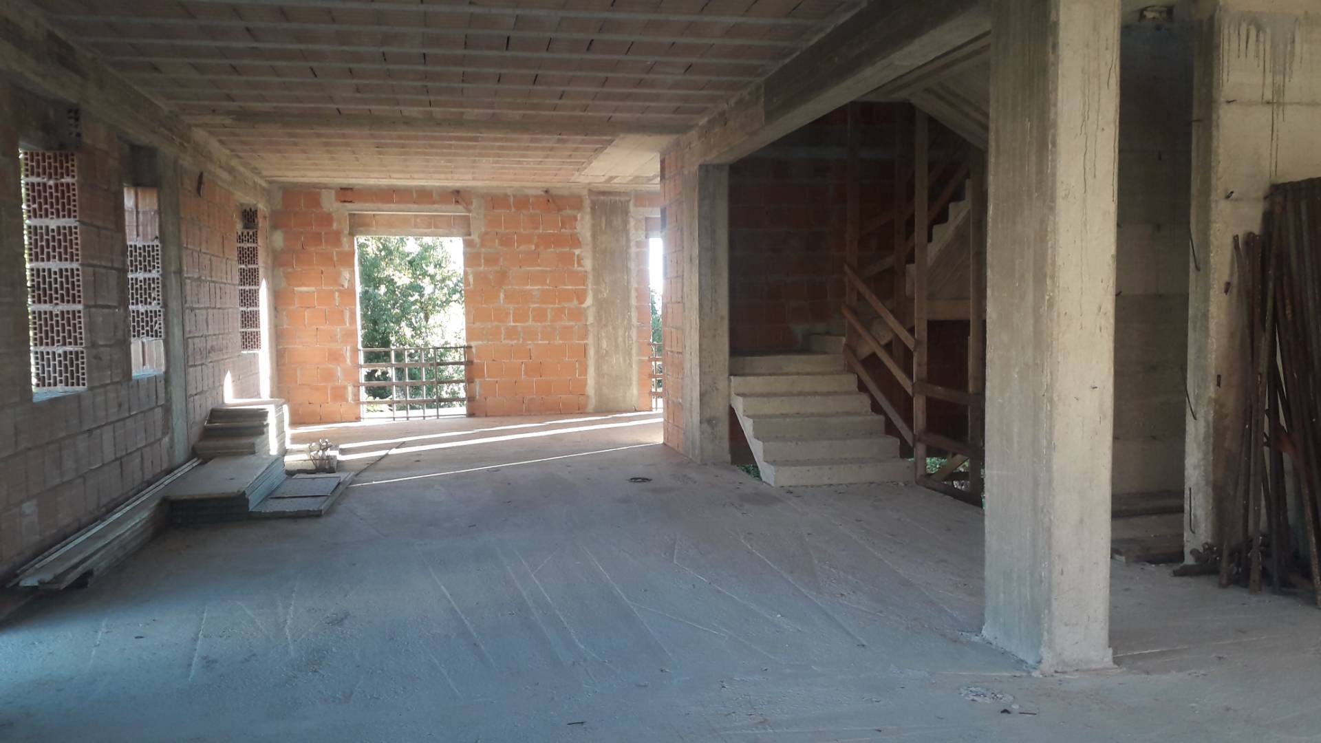 Intero fabbricato da ultimare in vendita a Roccamontepiano