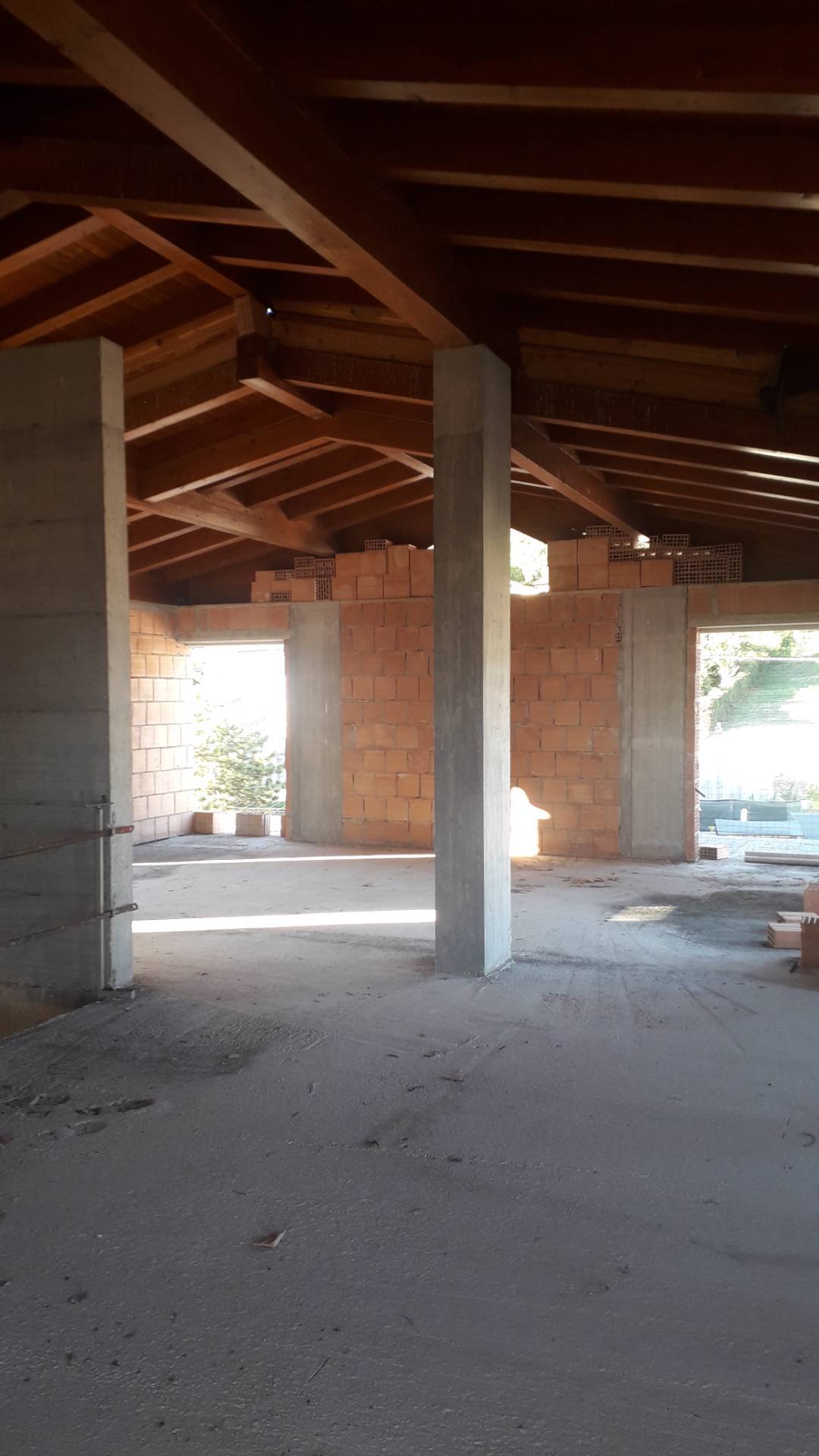 Intero fabbricato da ultimare in vendita a Roccamontepiano