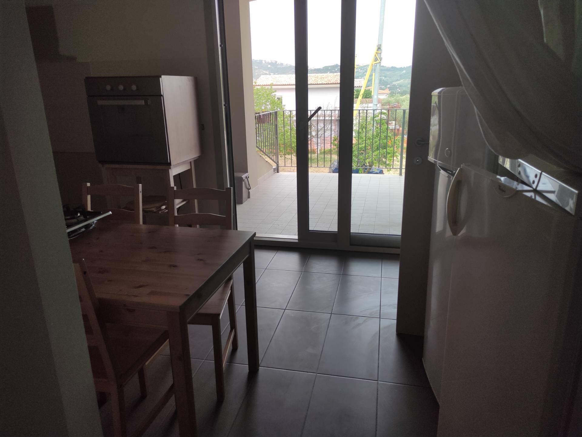 Appartamento in affitto a Cepagatti, Vallemare