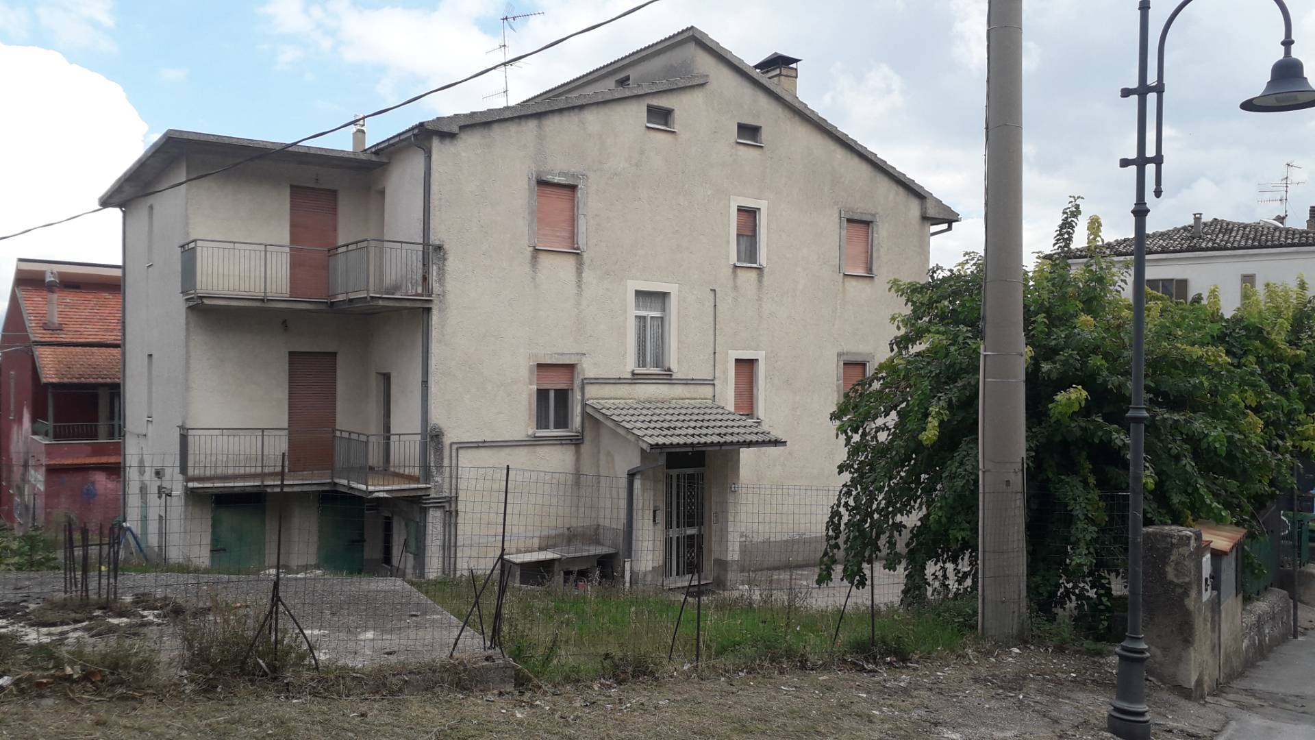 Intero Fabbricato in vendita a Roccamontepiano
