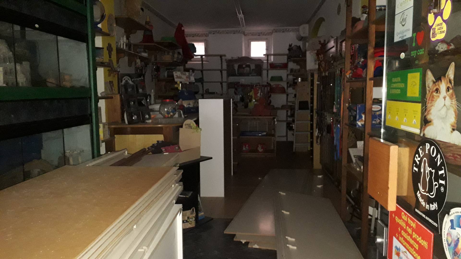 Locale commerciale in vendita a Chieti, Centro storico