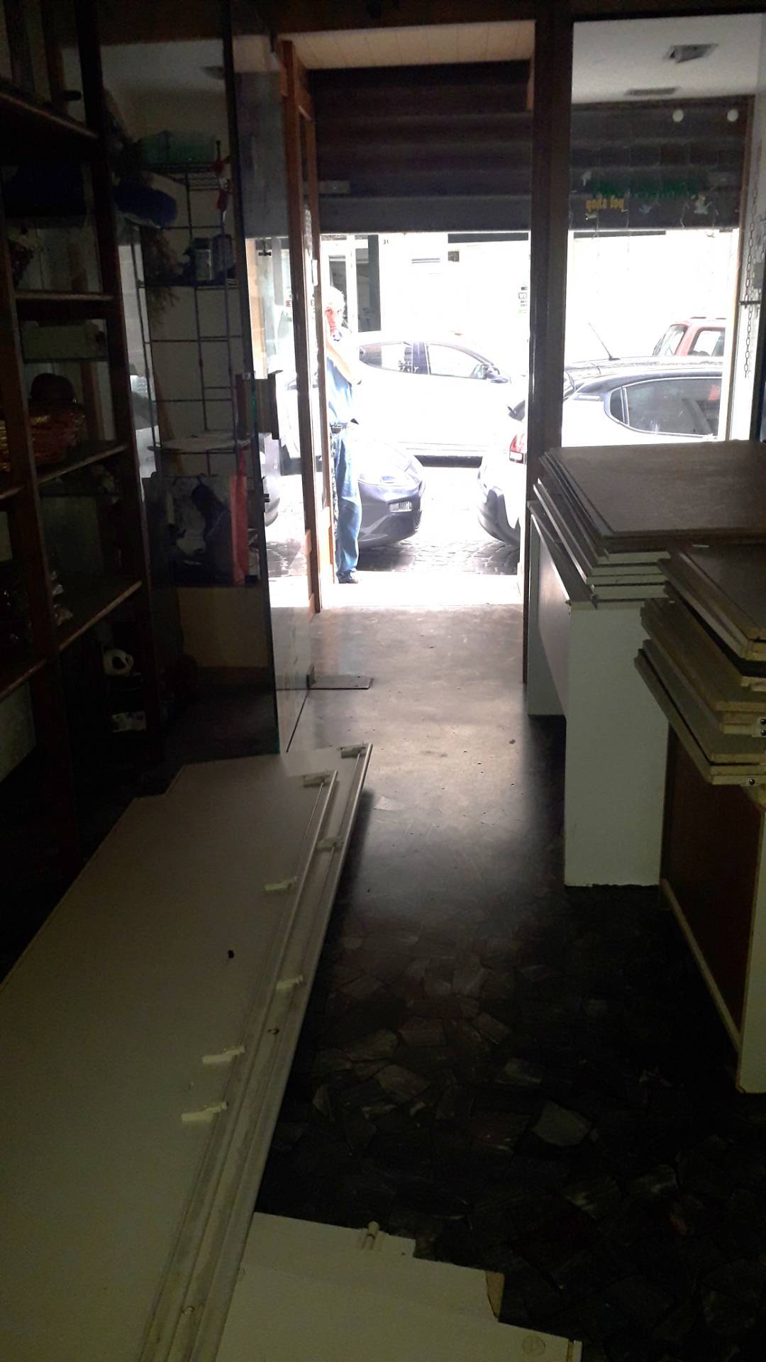 Locale commerciale in vendita a Chieti, Centro storico