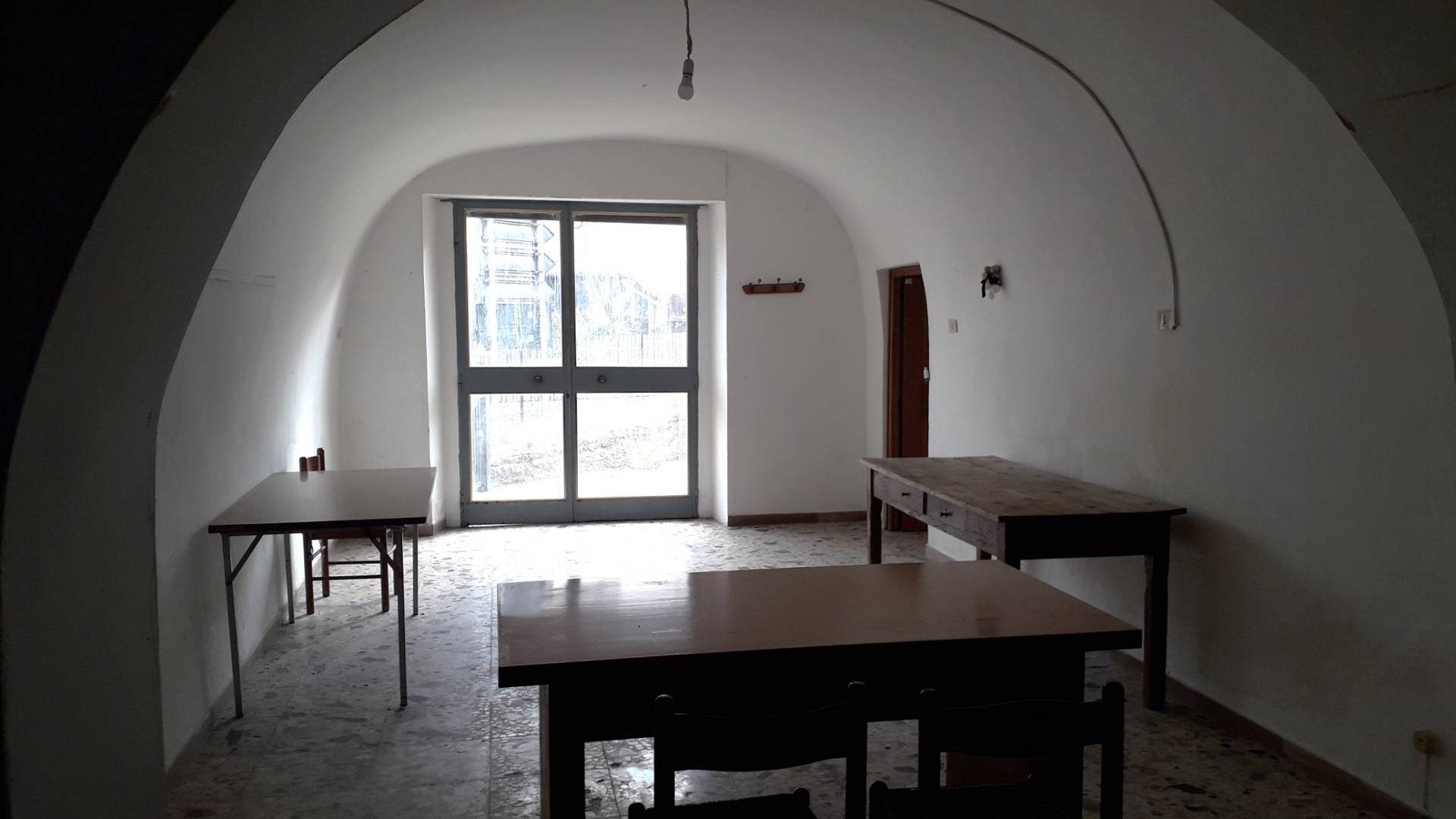 Locale commerciale in vendita a Roccamontepiano