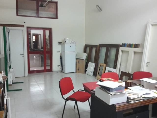 Capannone in vendita a Manoppello, Manoppello Scalo