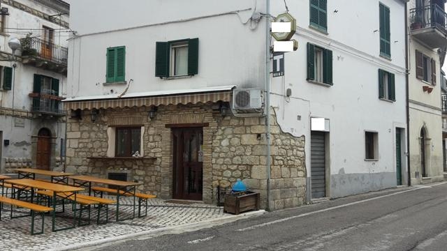 Locale commerciale in vendita a Serramonacesca