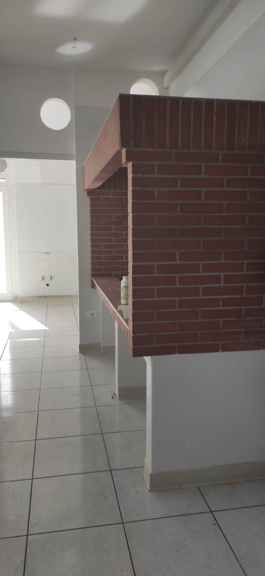 Locale commerciale in affitto a Alanno, Alanno Scalo