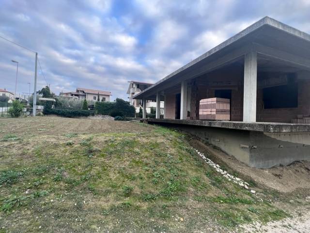 Casa singola in vendita a Rosciano, Villa San Giovanni