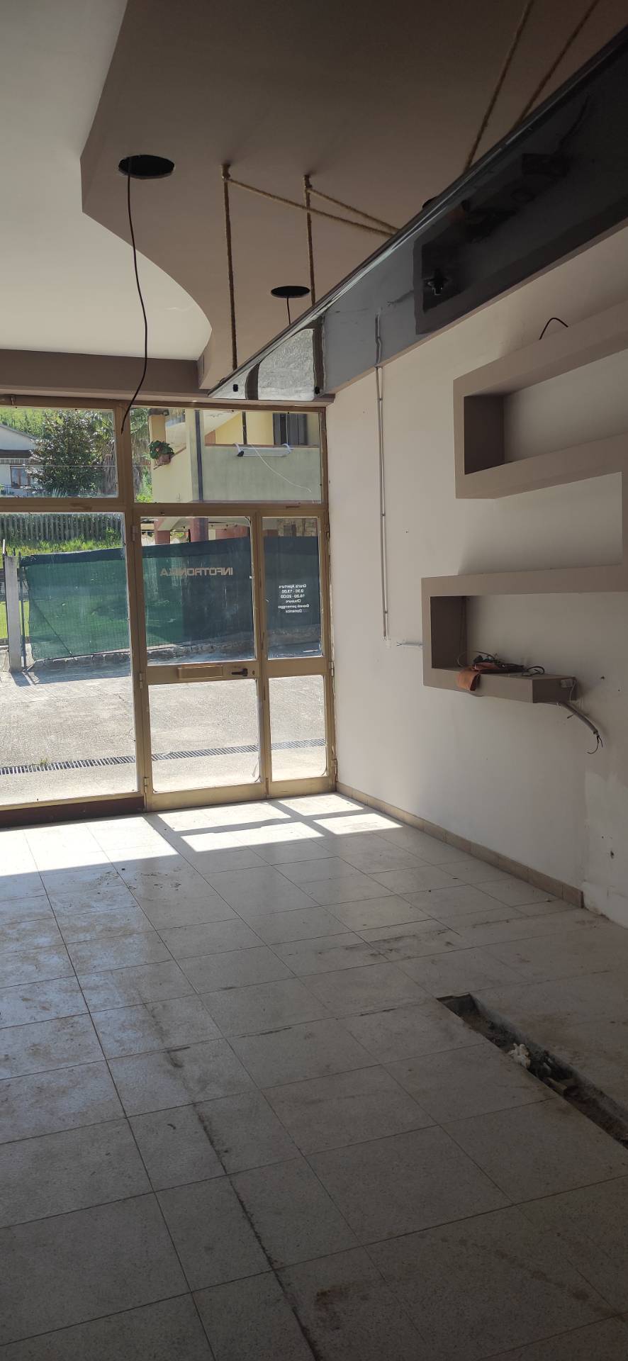 Locale commerciale in affitto a Vacri