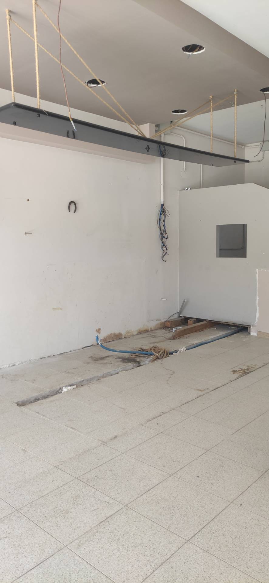 Locale commerciale in affitto a Vacri