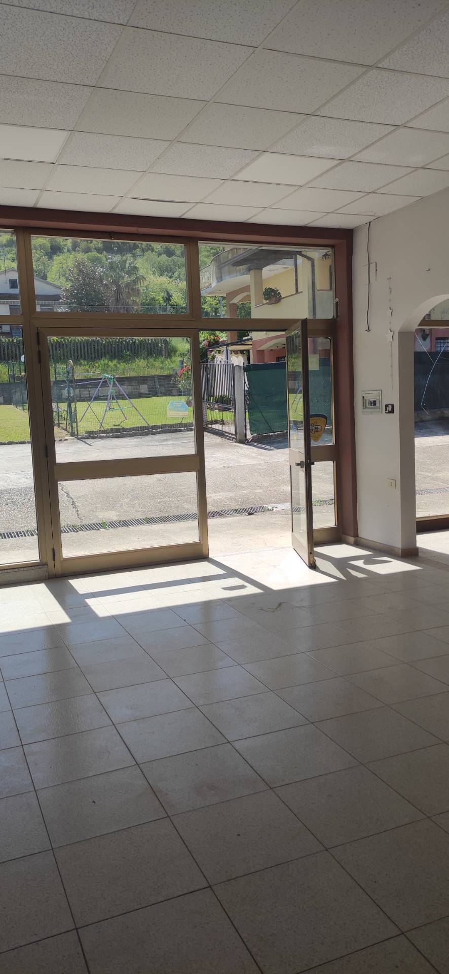 Locale commerciale in affitto a Vacri