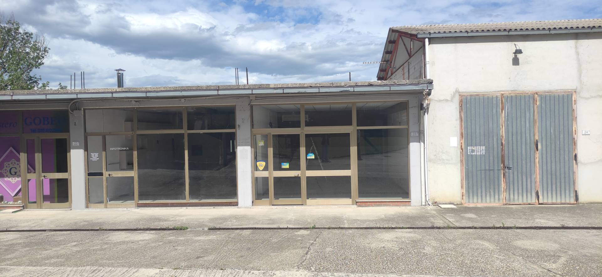 Locale commerciale in affitto a Vacri