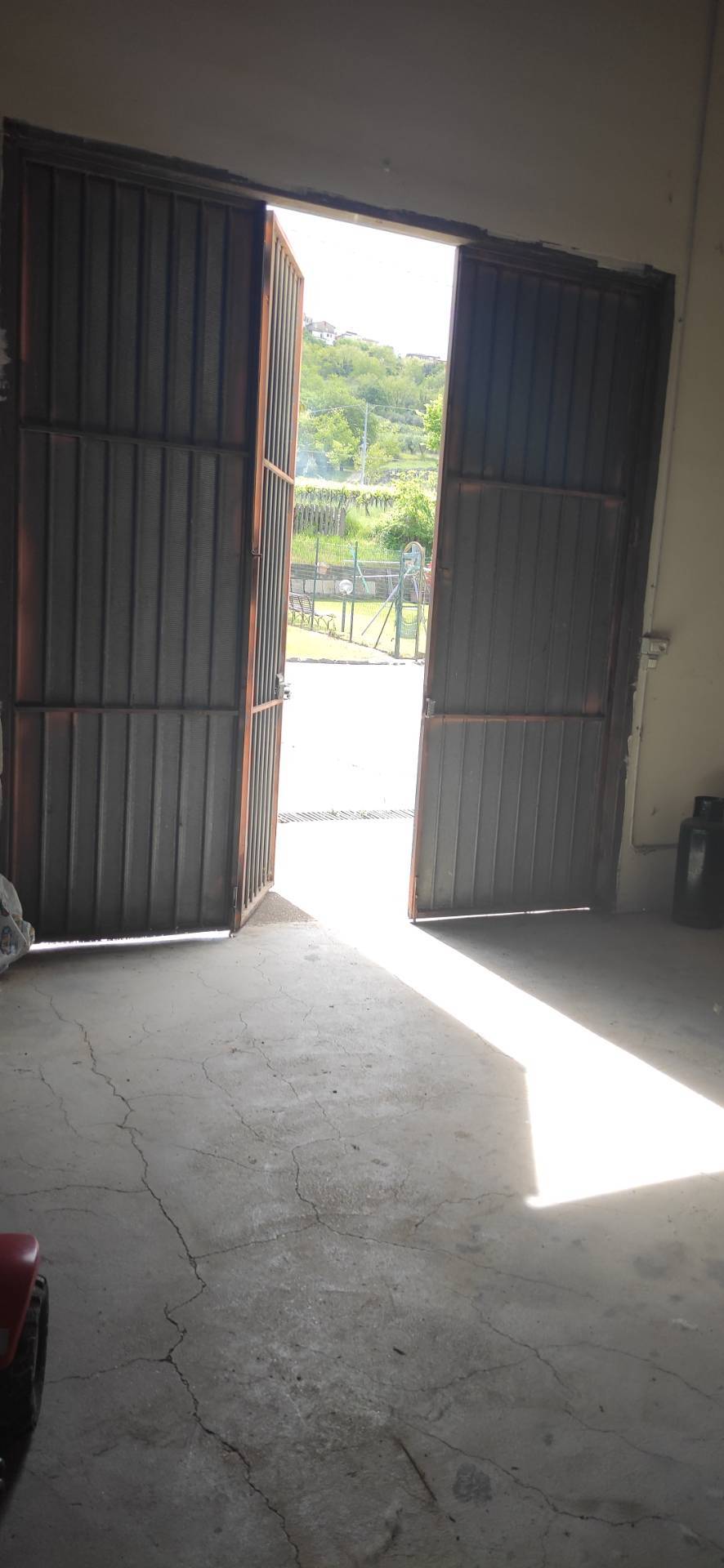 Capannone in affitto a Vacri