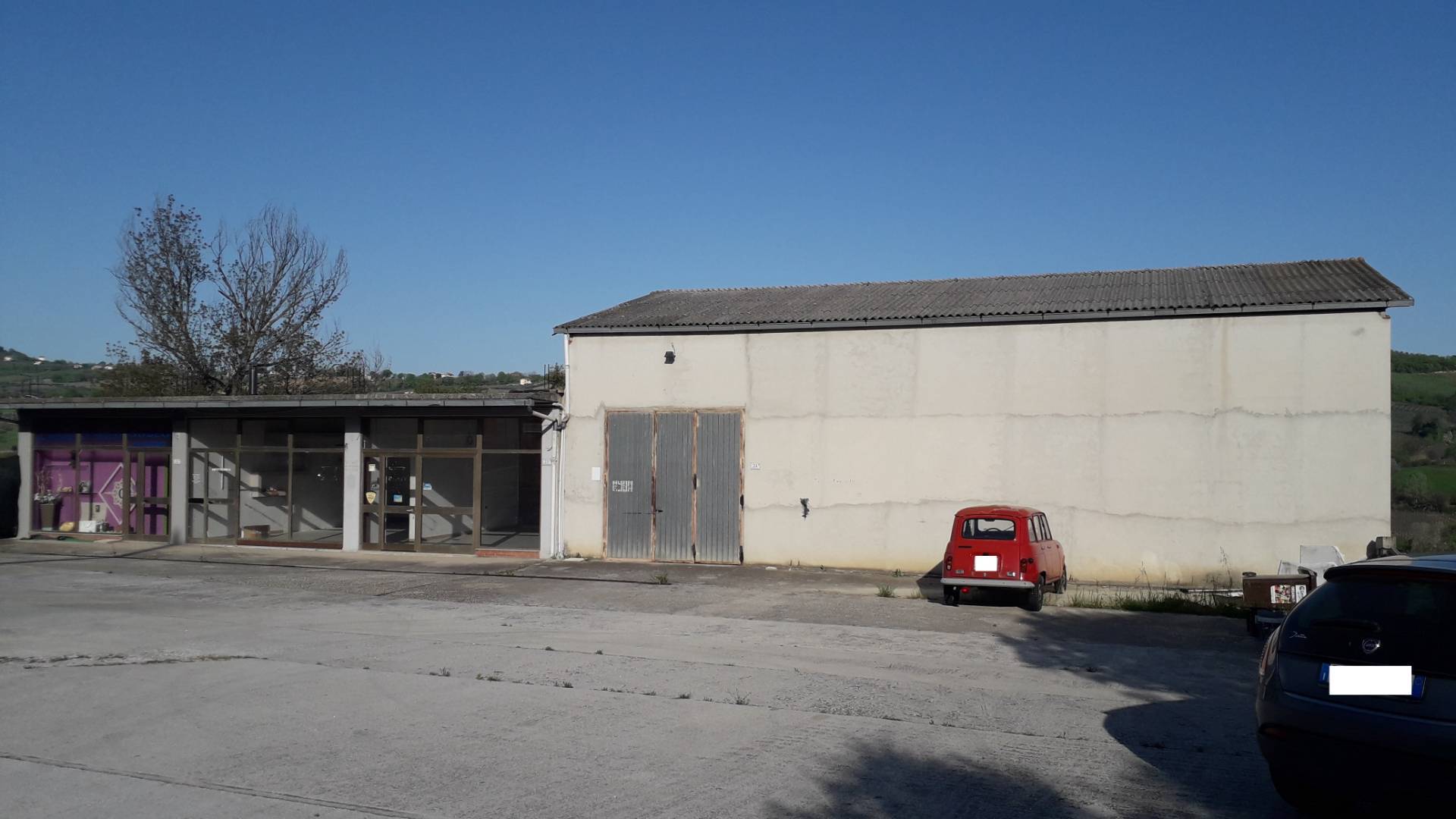 Locale commerciale in vendita a Vacri