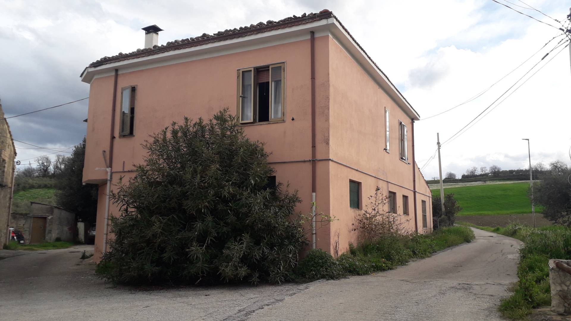 Porzione di casa singola in vendita a Alanno, Fraticelli