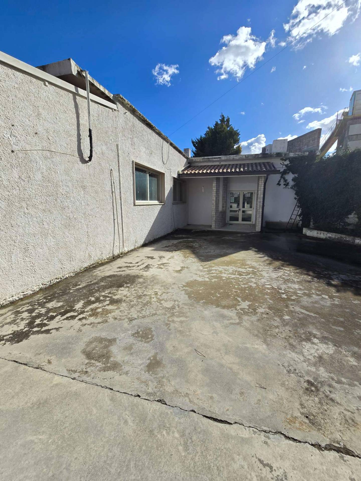 Locale commerciale in vendita a Rosciano, Piano Fara