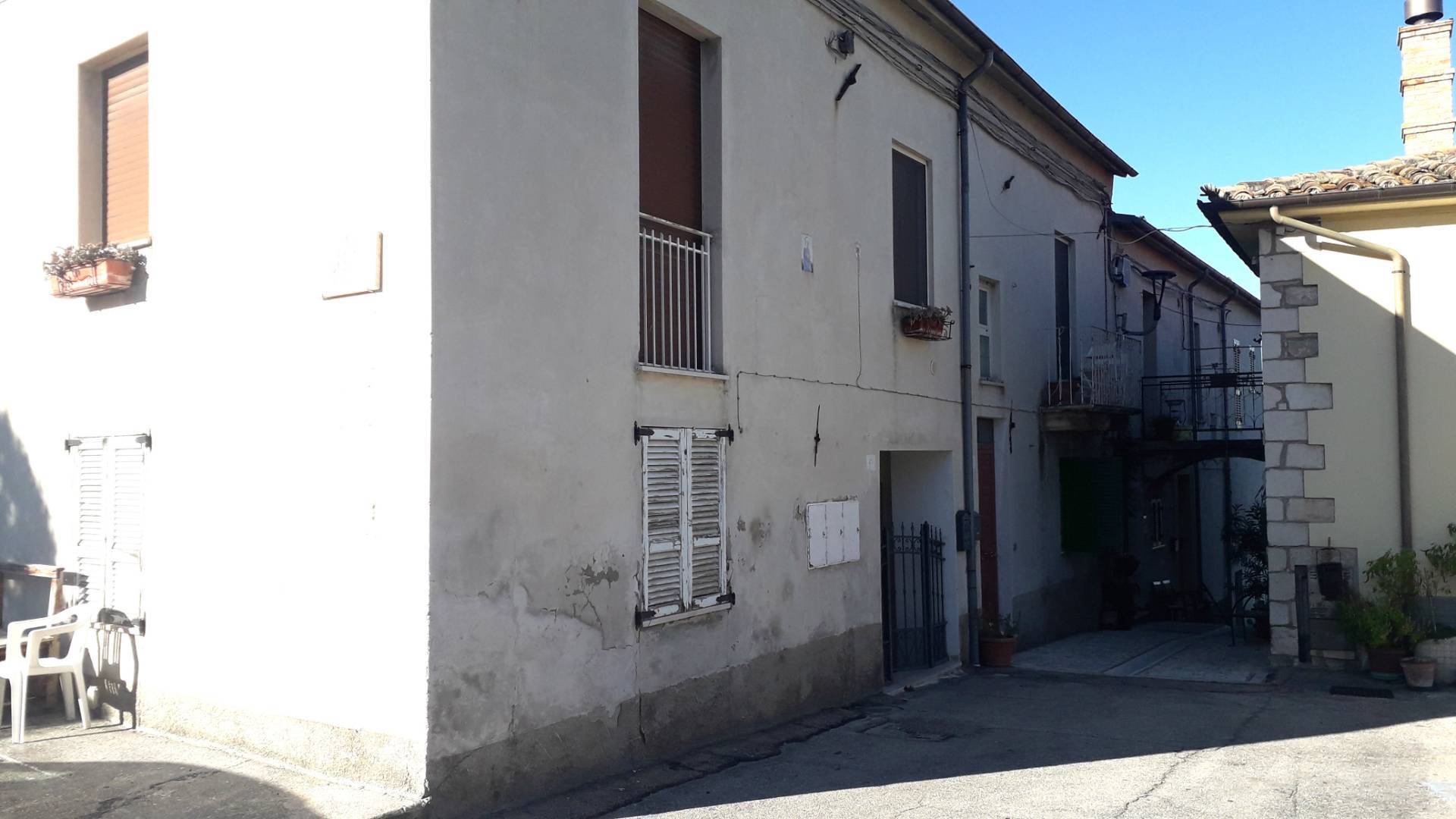 Porzione di casa singola in vendita a Serramonacesca