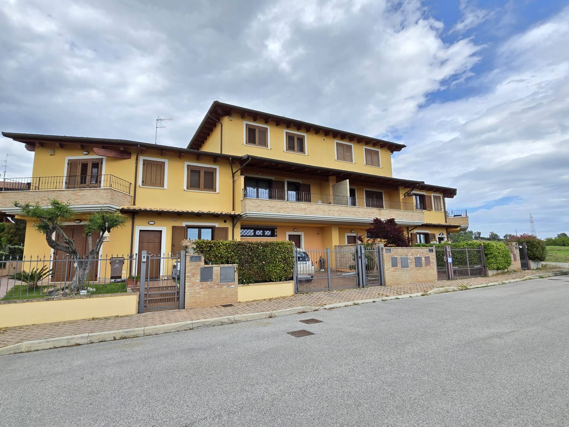 Villetta in quadrifamiliare in vendita a Rosciano, Villa Oliveti