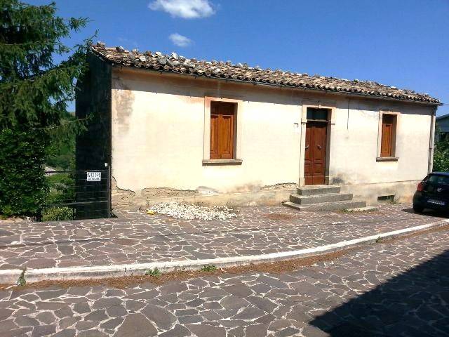 Casa singola in vendita a Serramonacesca