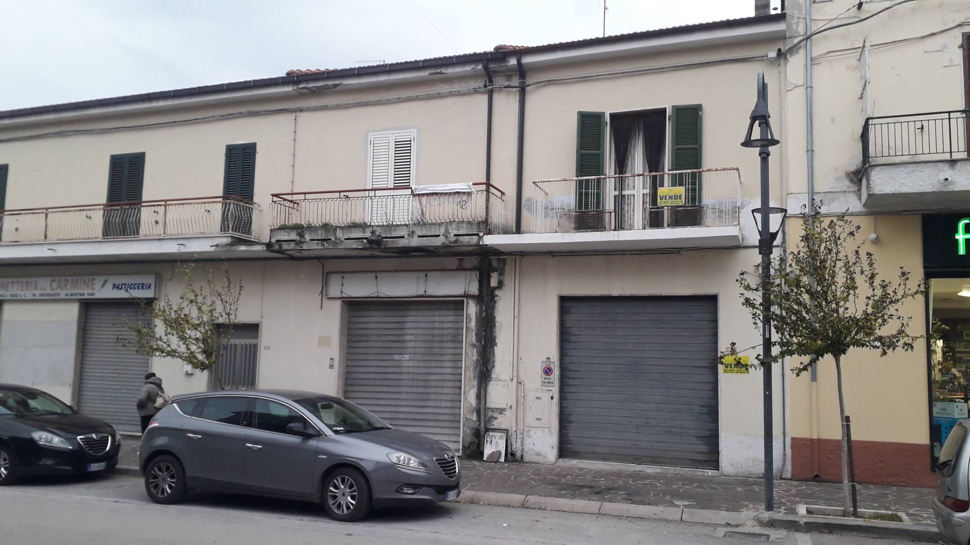 Locale commerciale in vendita a Scafa