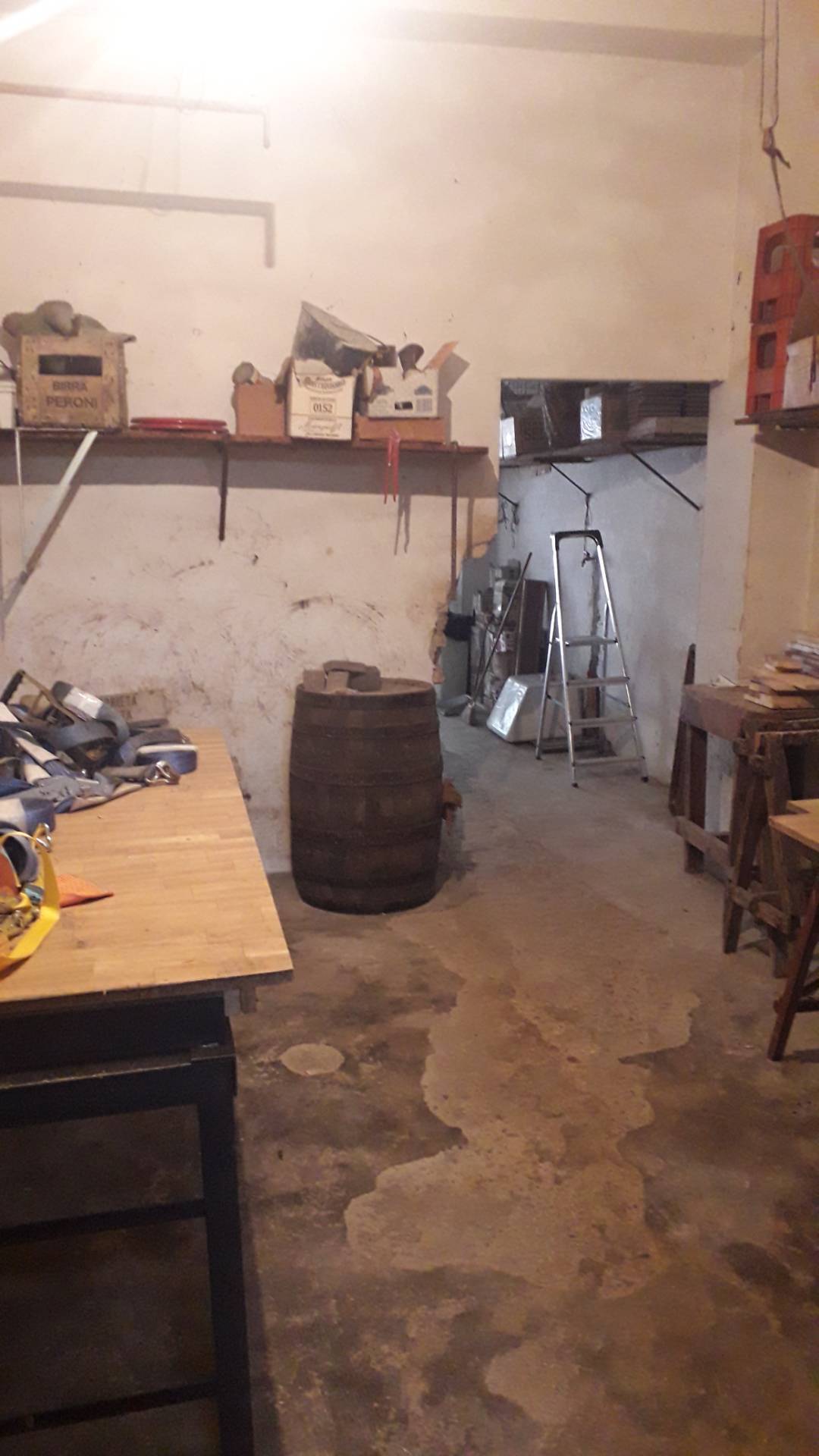 Locale commerciale in vendita a Scafa