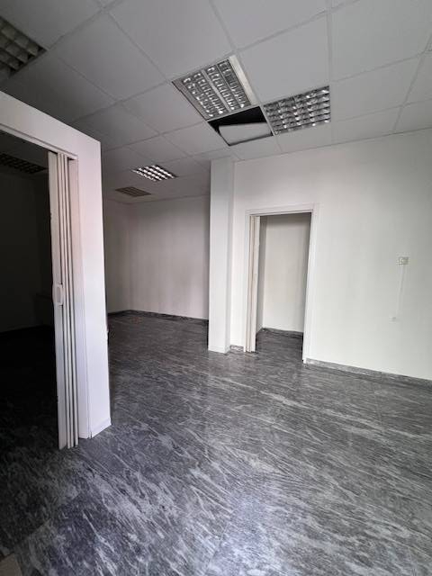 Locale commerciale in vendita a Sulmona