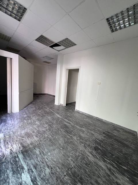 Locale commerciale in vendita a Sulmona