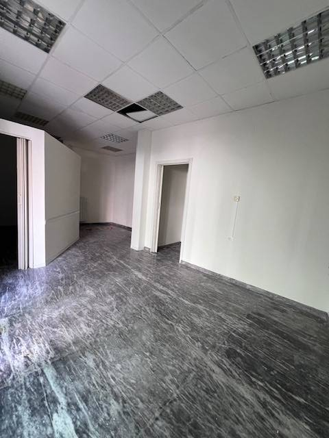 Locale commerciale in vendita a Sulmona