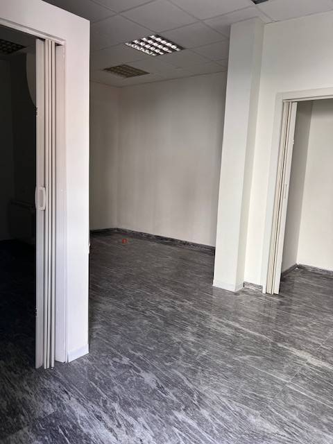 Locale commerciale in vendita a Sulmona