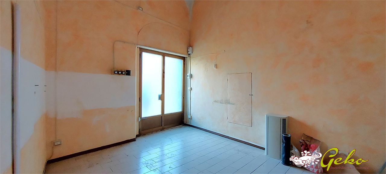 Locale commerciale in vendita a San Gimignano