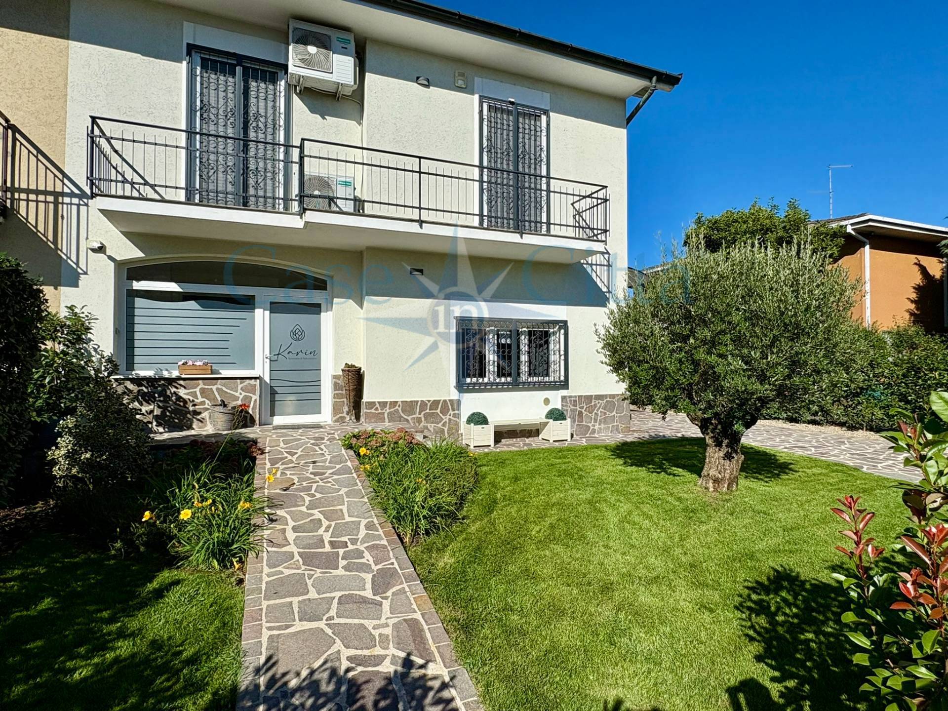 Villa in vendita a Cerro al Lambro, Riozzo