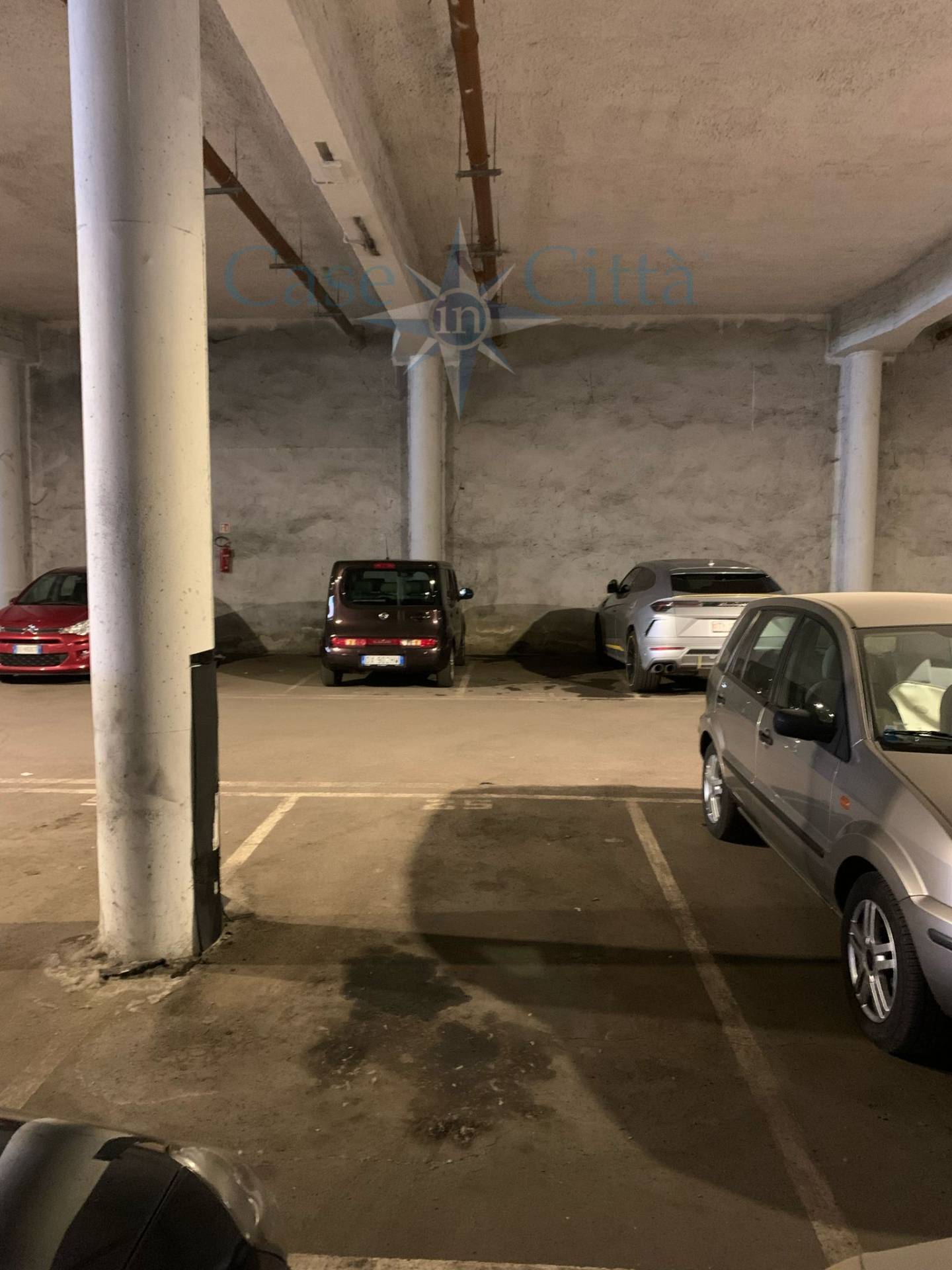 Posto auto coperto in vendita a Milano, Gallaratese