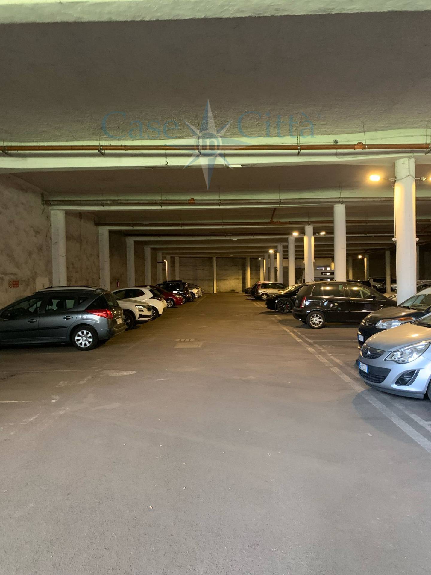 Posto auto coperto in vendita a Milano, Gallaratese