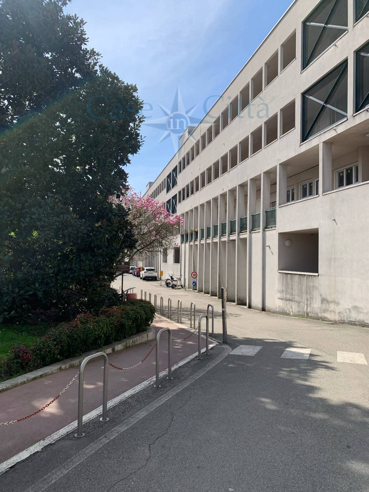 Posto auto coperto in vendita a Milano, Gallaratese