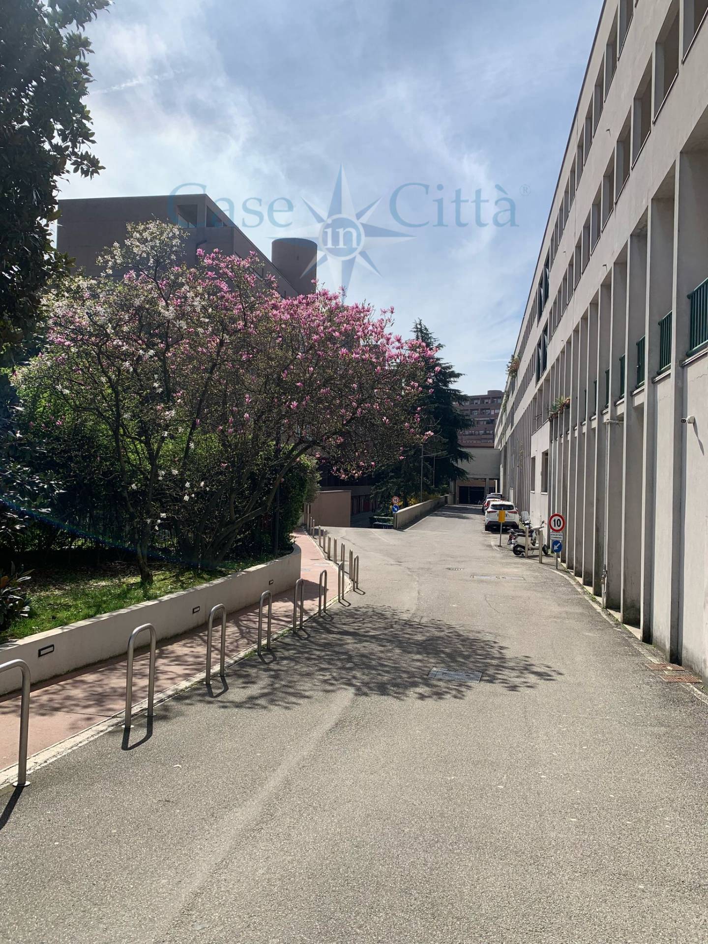 Posto auto coperto in vendita a Milano, Gallaratese