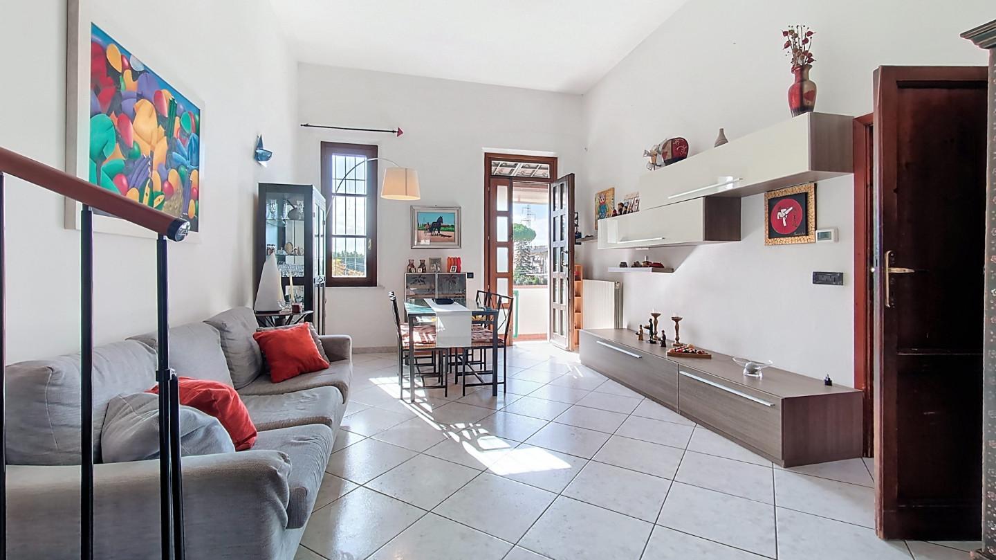 Casa indipendente con giardino, Cascina montione