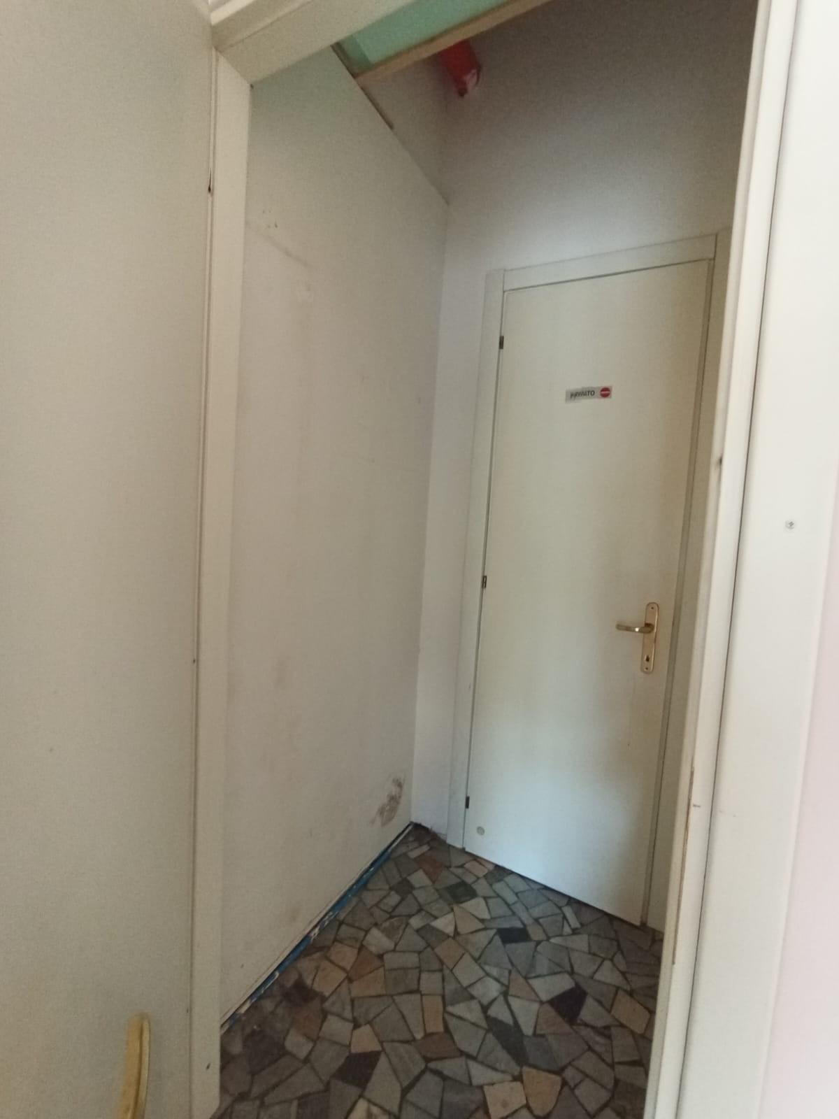 Locale commerciale ristrutturata, Cascina san frediano a settimo