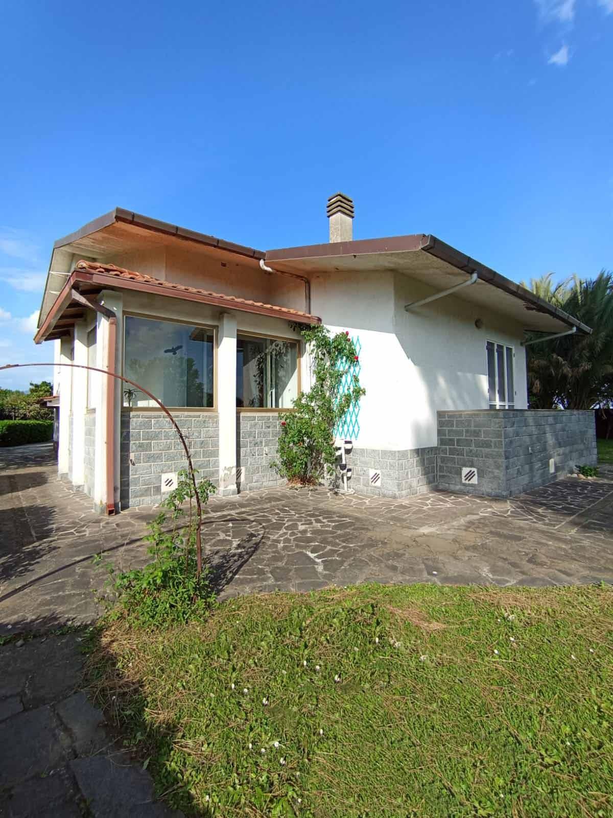 Villa con giardino, Pisa riglione oratoio