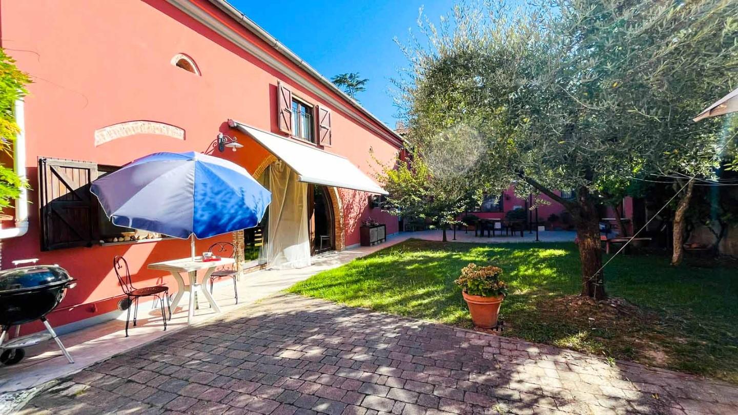 Casa indipendente con giardino, Pisa putignano no