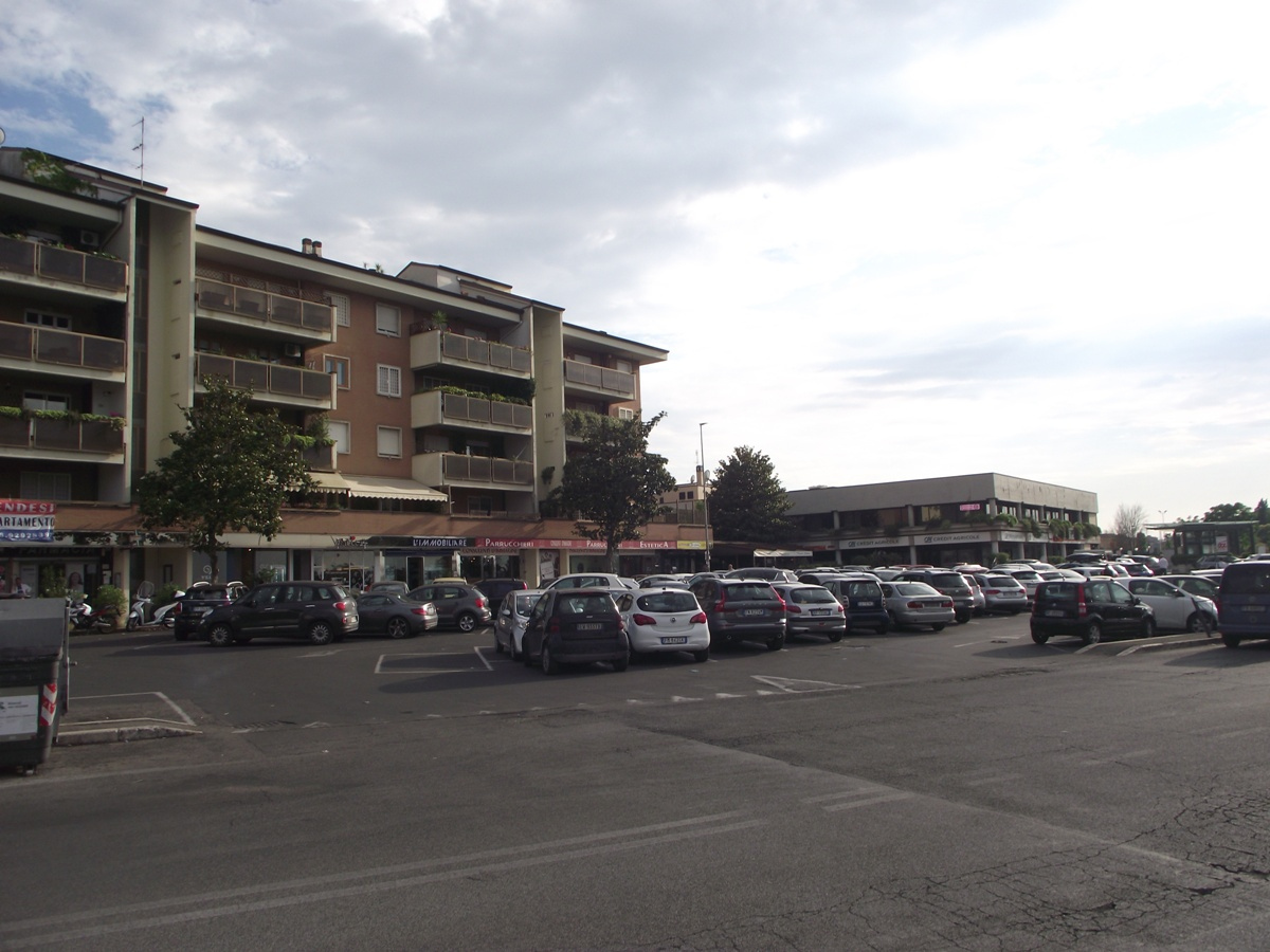 Locale commerciale in vendita a Roma, Cortina d'Ampezzo