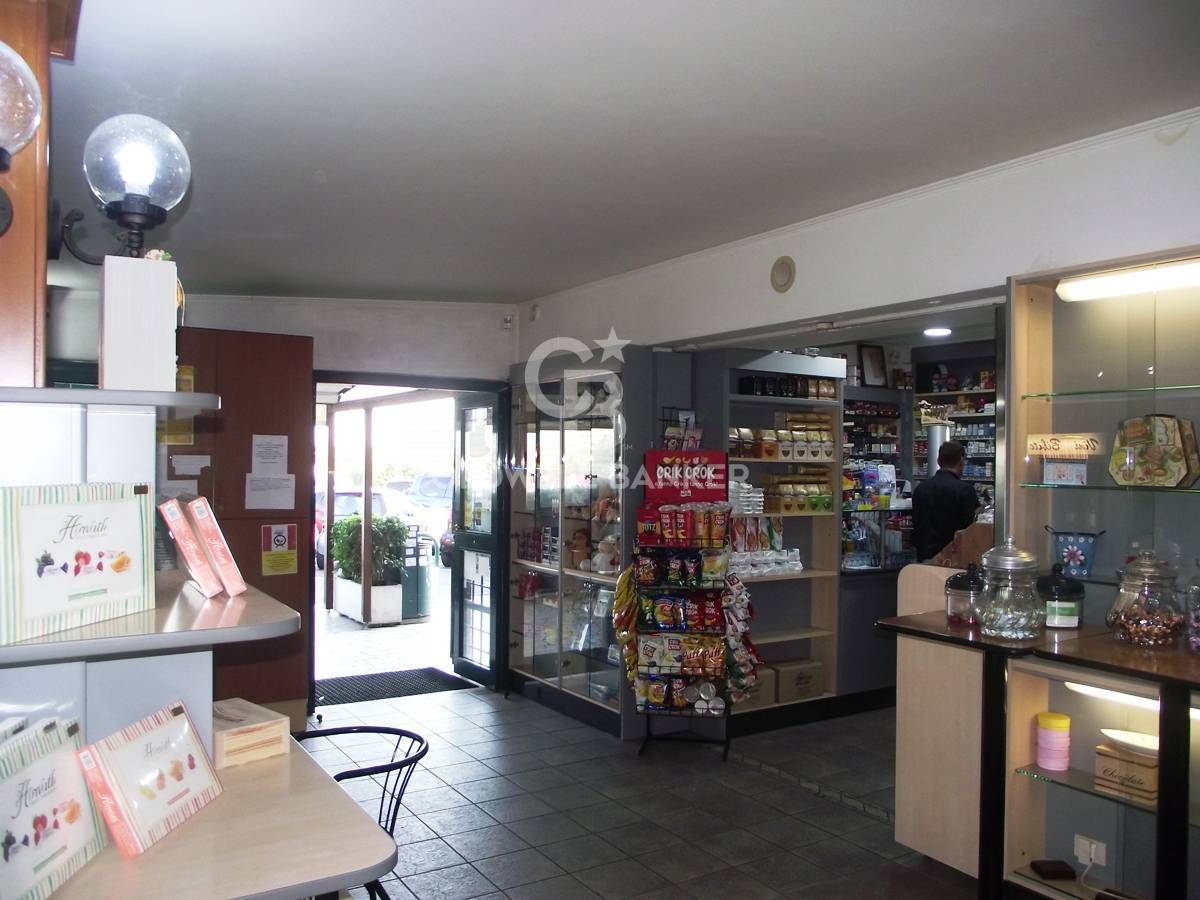 Locale commerciale in vendita a Roma, Cortina d'Ampezzo